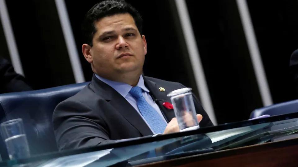Alcolumbre barra impeachment de Moraes e isola bolsonaristas no Senado