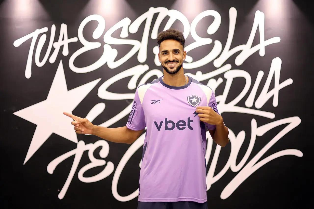 Botafogo busca regularizar Chris Ramos antes de jogo com Palmeiras