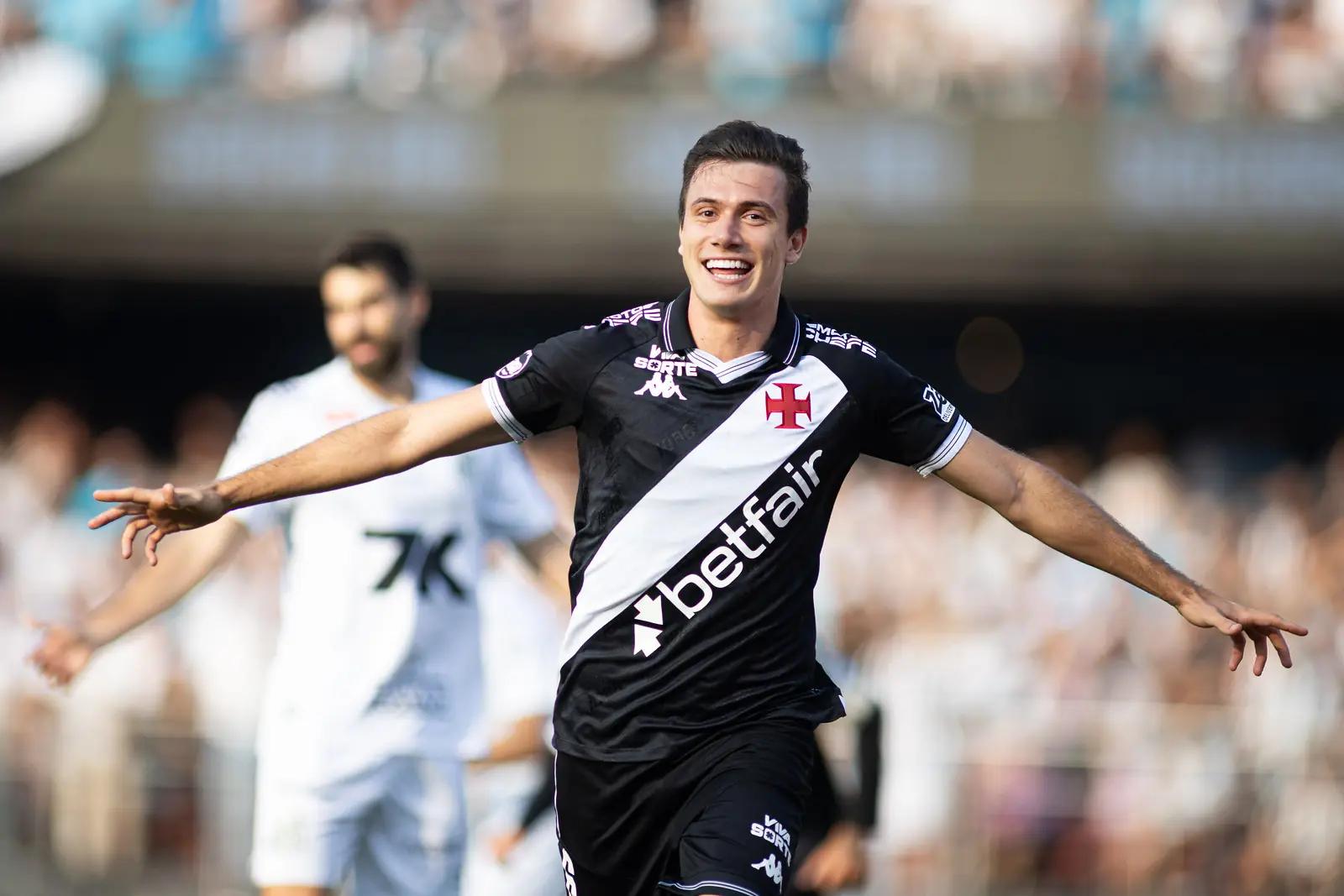 Lucas Piton brilha em goleada do Vasco e lidera estatísticas