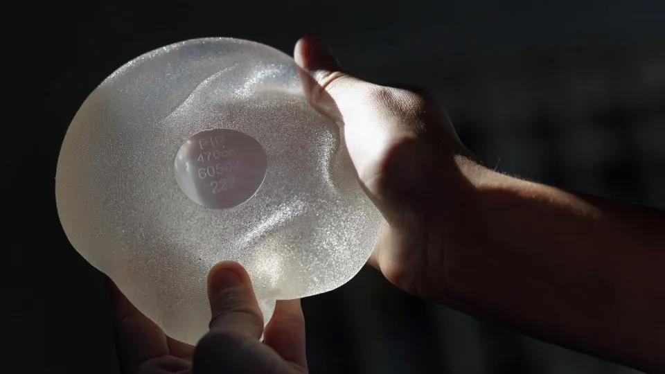 Brasil registra 1º caso de câncer raro ligado a implante de silicone