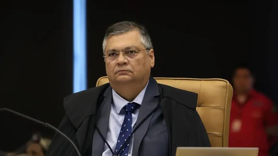 STF: Flávio Dino veta efeito automático de leis estrangeiras no Brasil