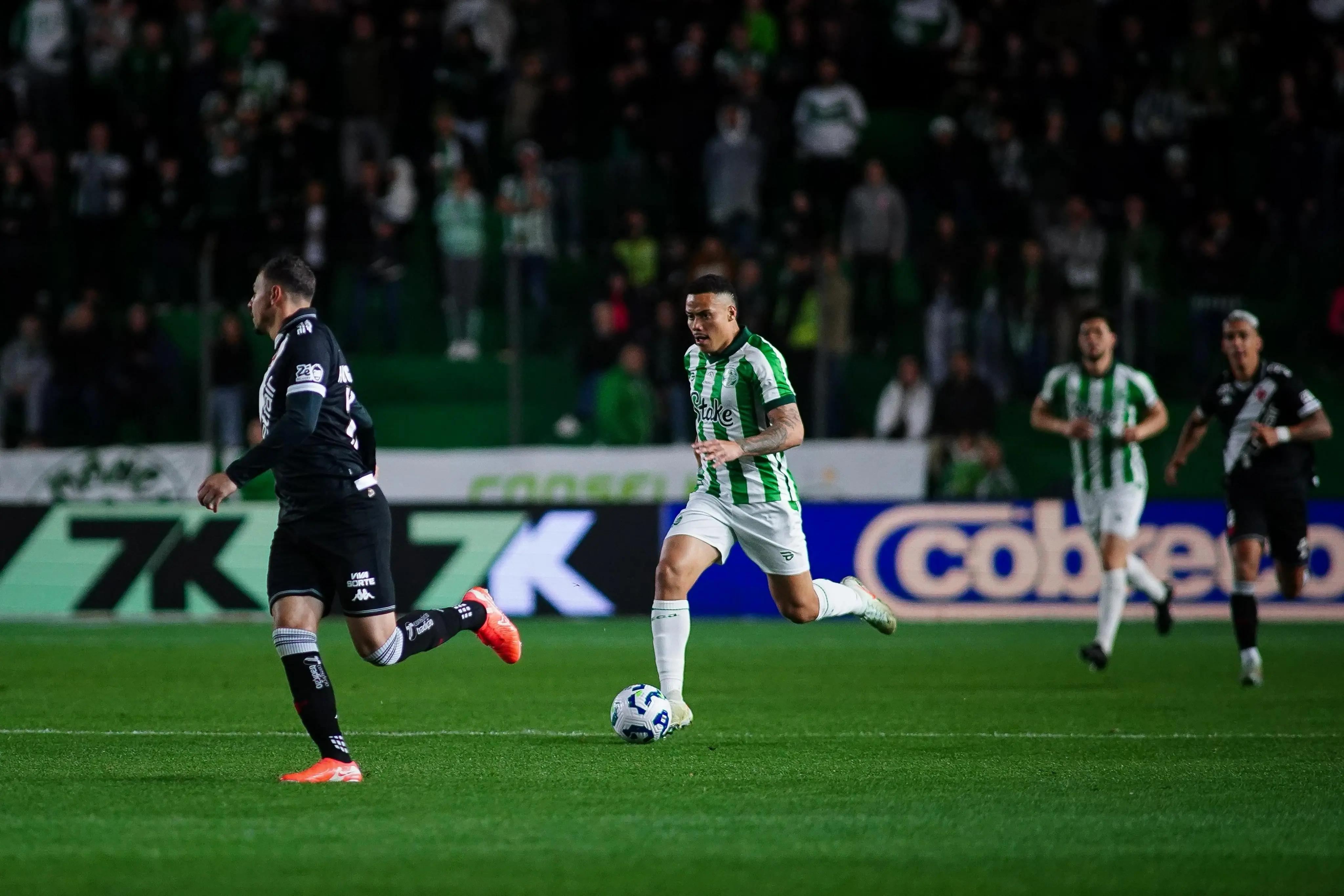 Vasco perde para o Juventude e segue ameaçado no Brasileirão