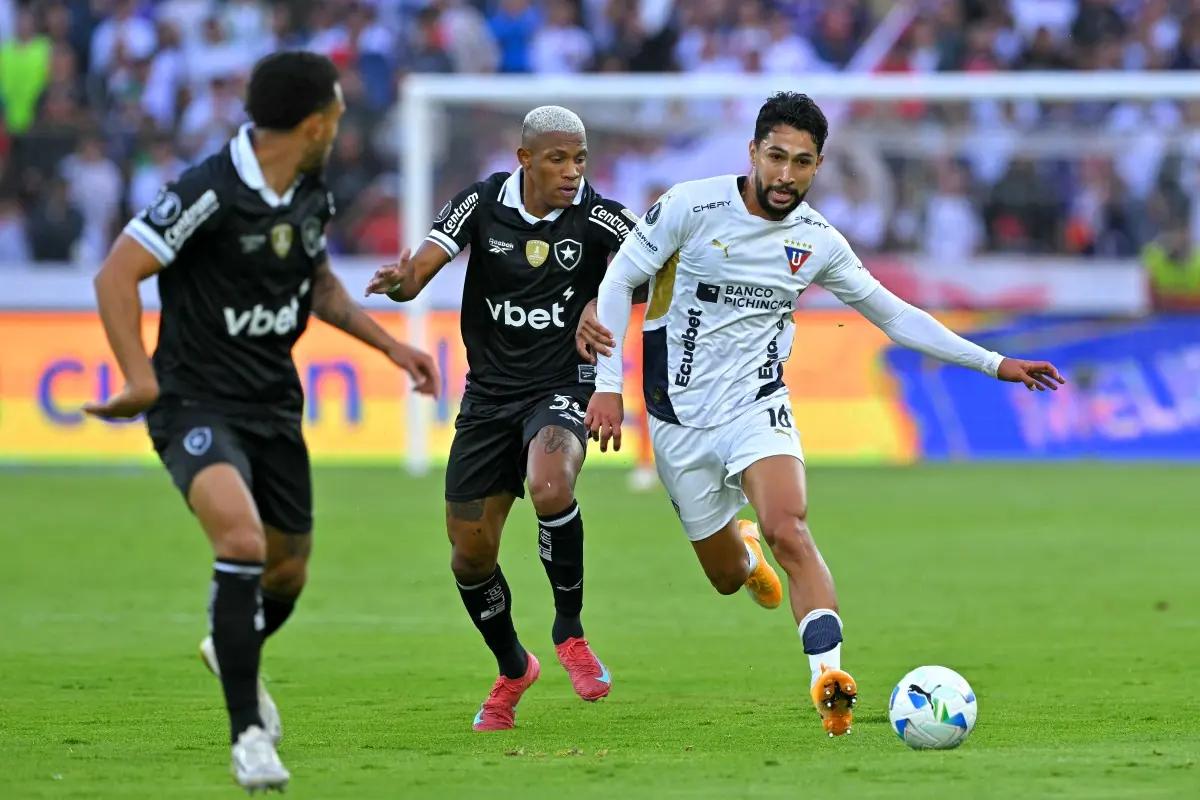 Botafogo perde para LDU e é eliminado da Libertadores
