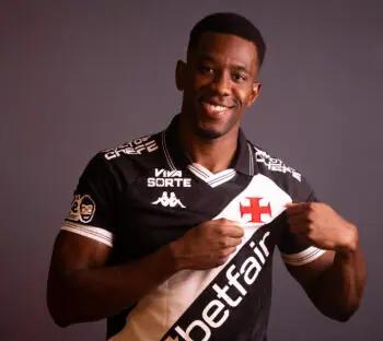 Vasco anuncia Carlos Cuesta por empréstimo até 2026