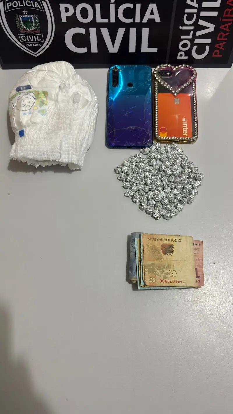 Duas mulheres são presas por tráfico em Coremas; droga estava em fralda de bebê
