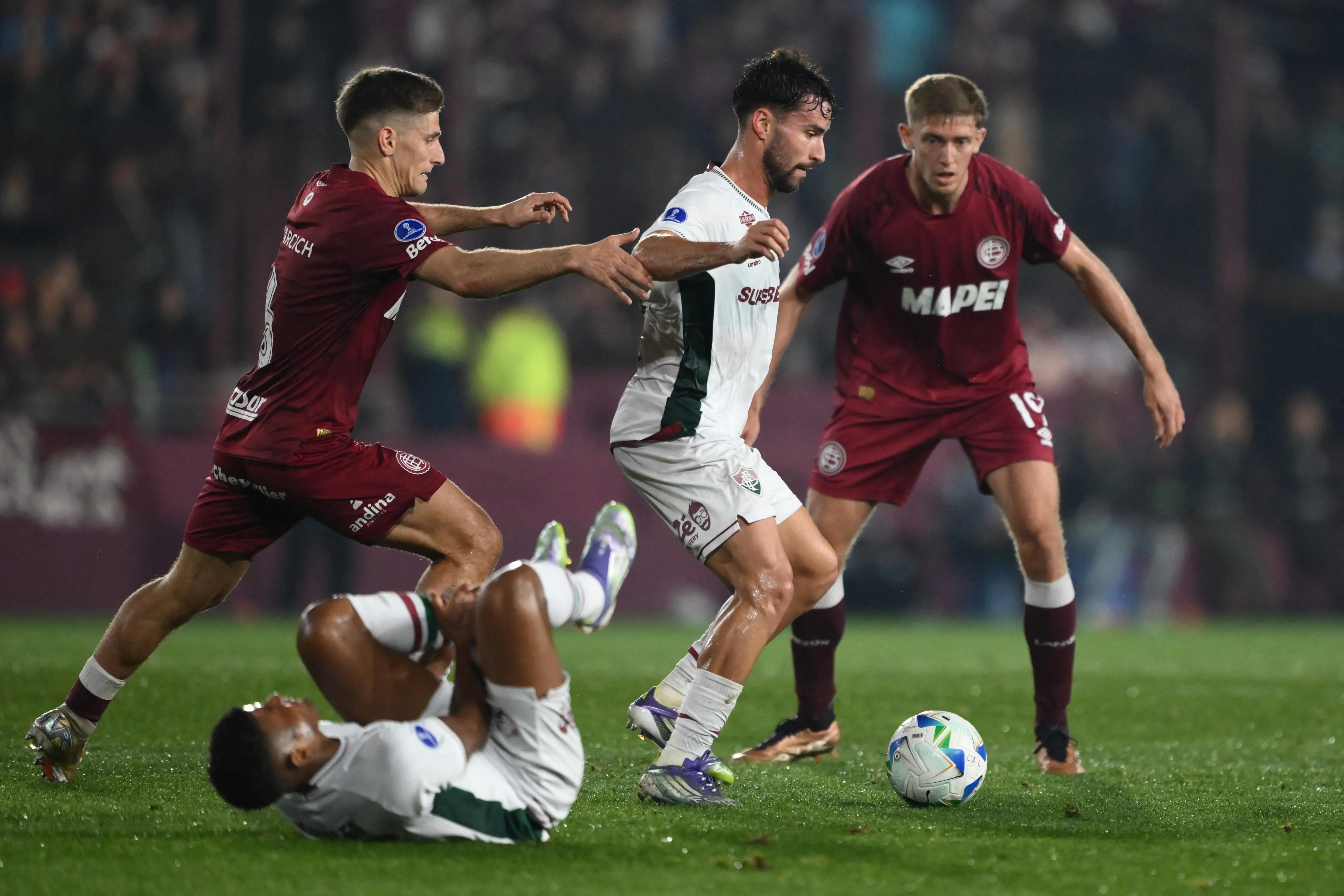 Fluminense perde para o Lanús na ida das quartas da Sul-Americana