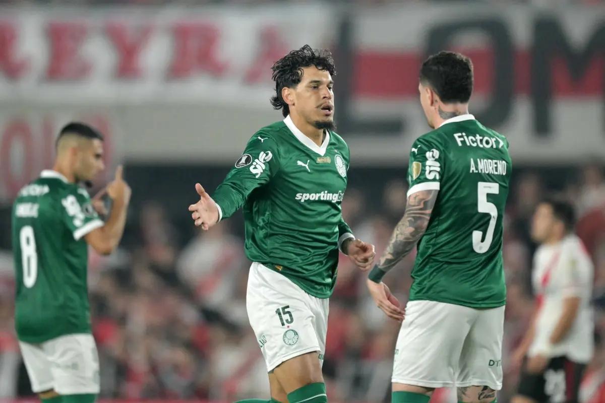 Palmeiras vence River Plate por 2 a 1 e sai na frente nas quartas da Libertadores