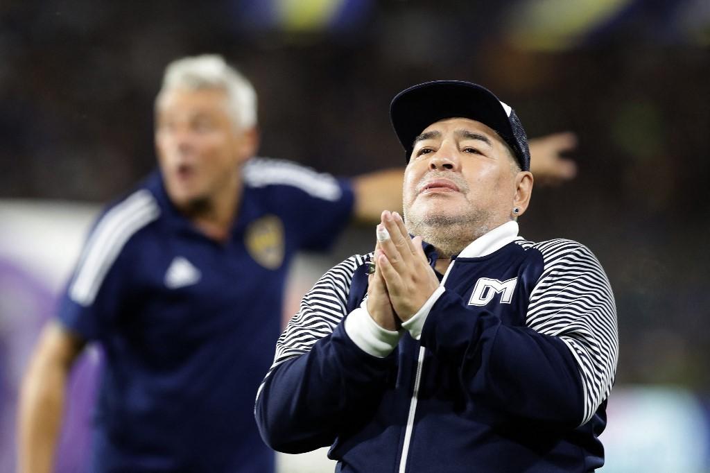 Justiça penhora bens de irmãs e advogado de Maradona por fraude de marca
