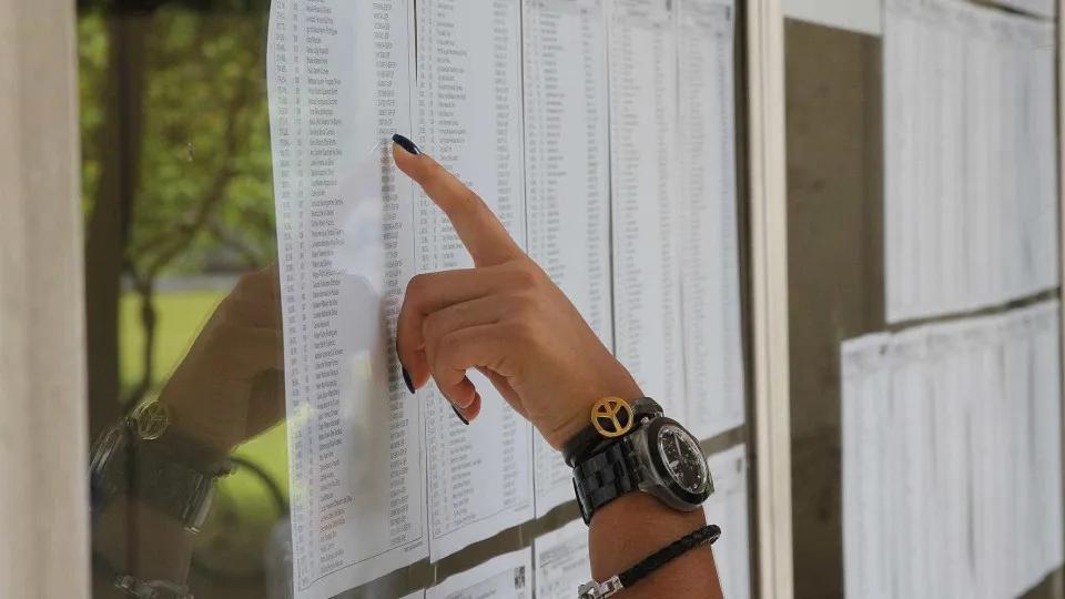 Prefeitura da Bahia expõe dados de 245 pessoas com HIV no Diário Oficial