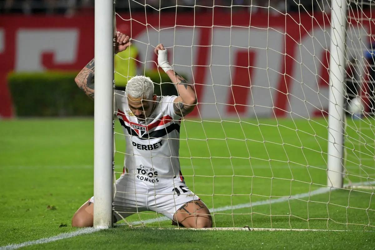 São Paulo perde para LDU no Morumbis e está fora da Libertadores