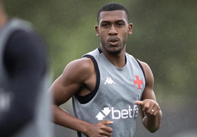 Vasco se prepara para enfrentar o Cruzeiro em duelo decisivo no Brasileirão
