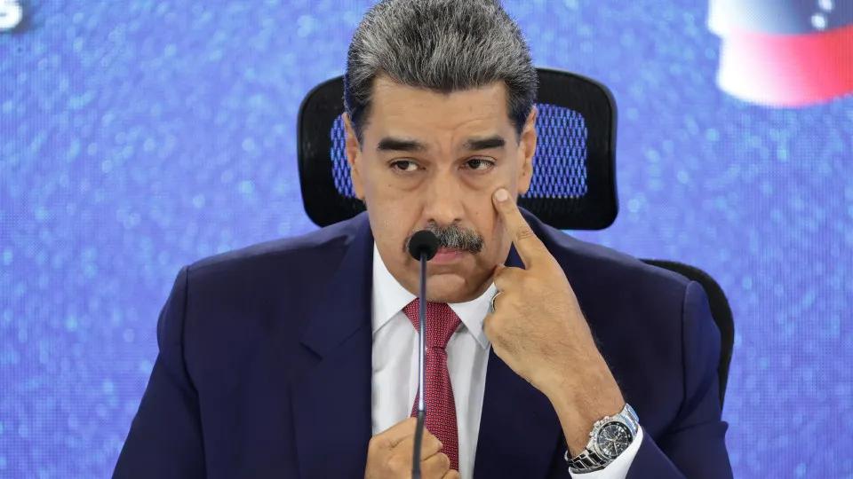 Maduro acusa EUA de planejar agressão armada para tomar recursos da Venezuela