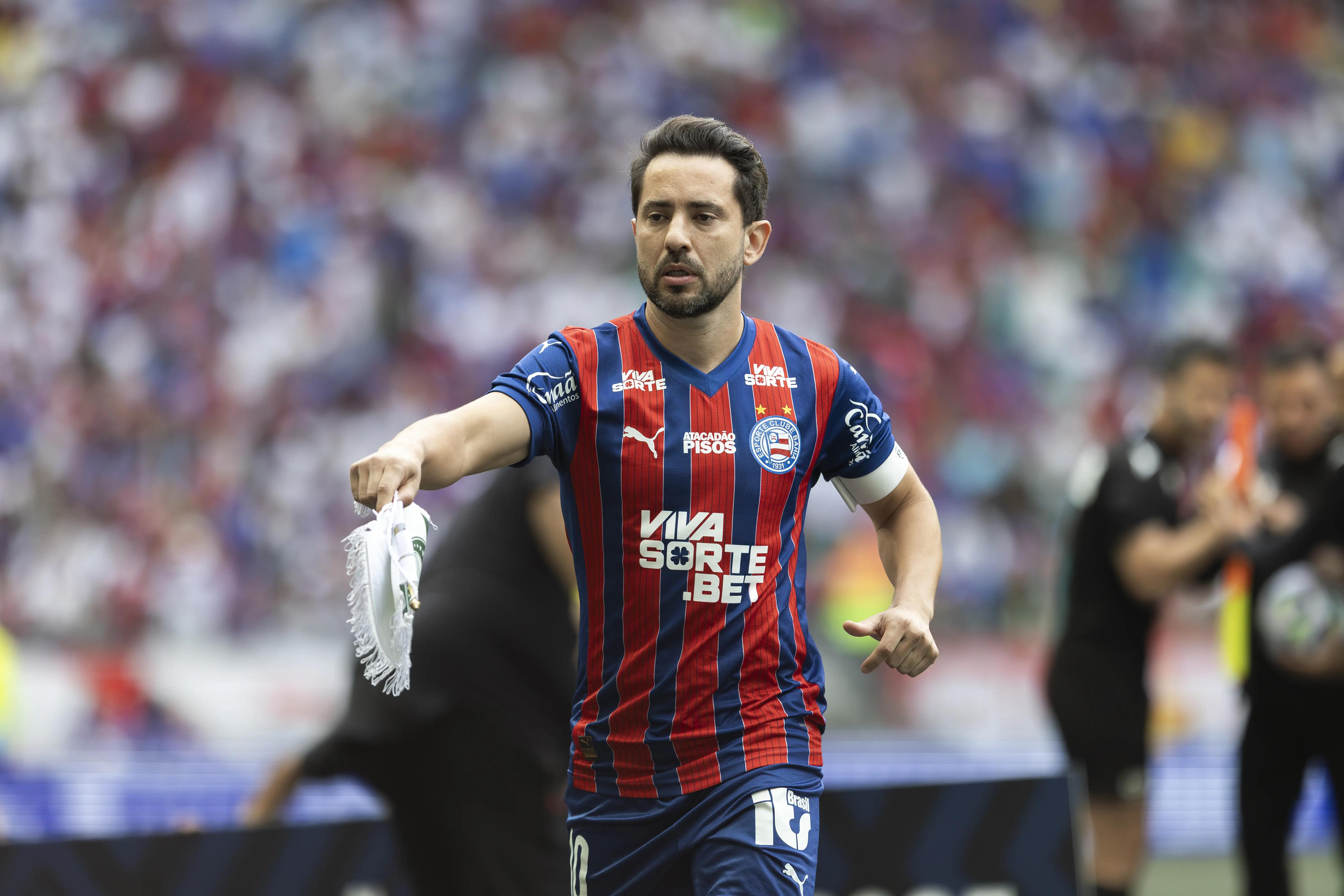 Everton Ribeiro passa por cirurgia para tratar câncer na tireoide