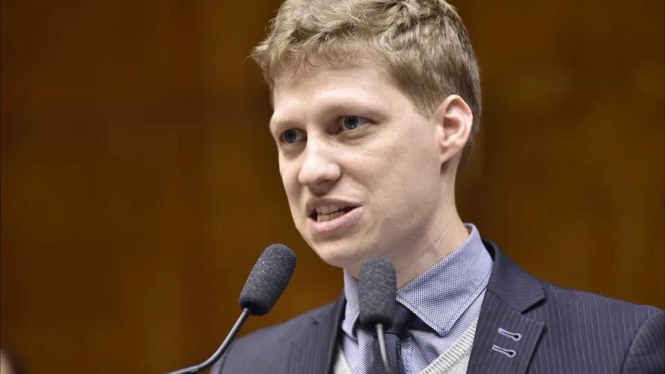 Câmara abre processos de suspensão contra deputados bolsonaristas