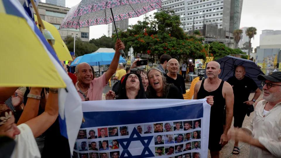 Mesmo com anúncio de cessar-fogo, Gaza sofre novos bombardeios