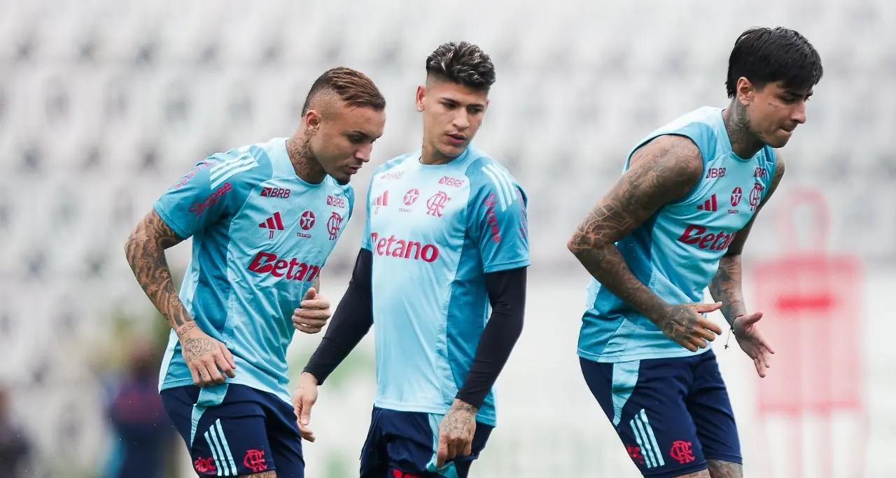 Erick Pulgar retorna aos treinos e reforça o Flamengo no clássico