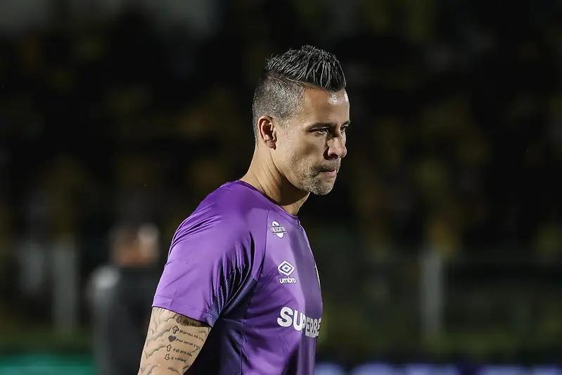 Fábio entra no top 10 de jogadores que mais atuaram pelo Flu