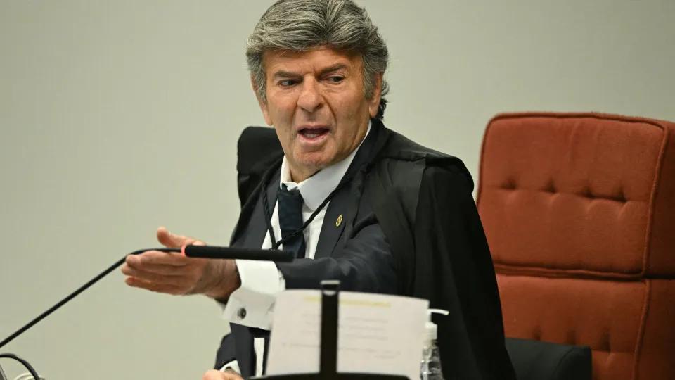 Embate entre Gilmar Mendes e Fux marca sessão tensa no STF