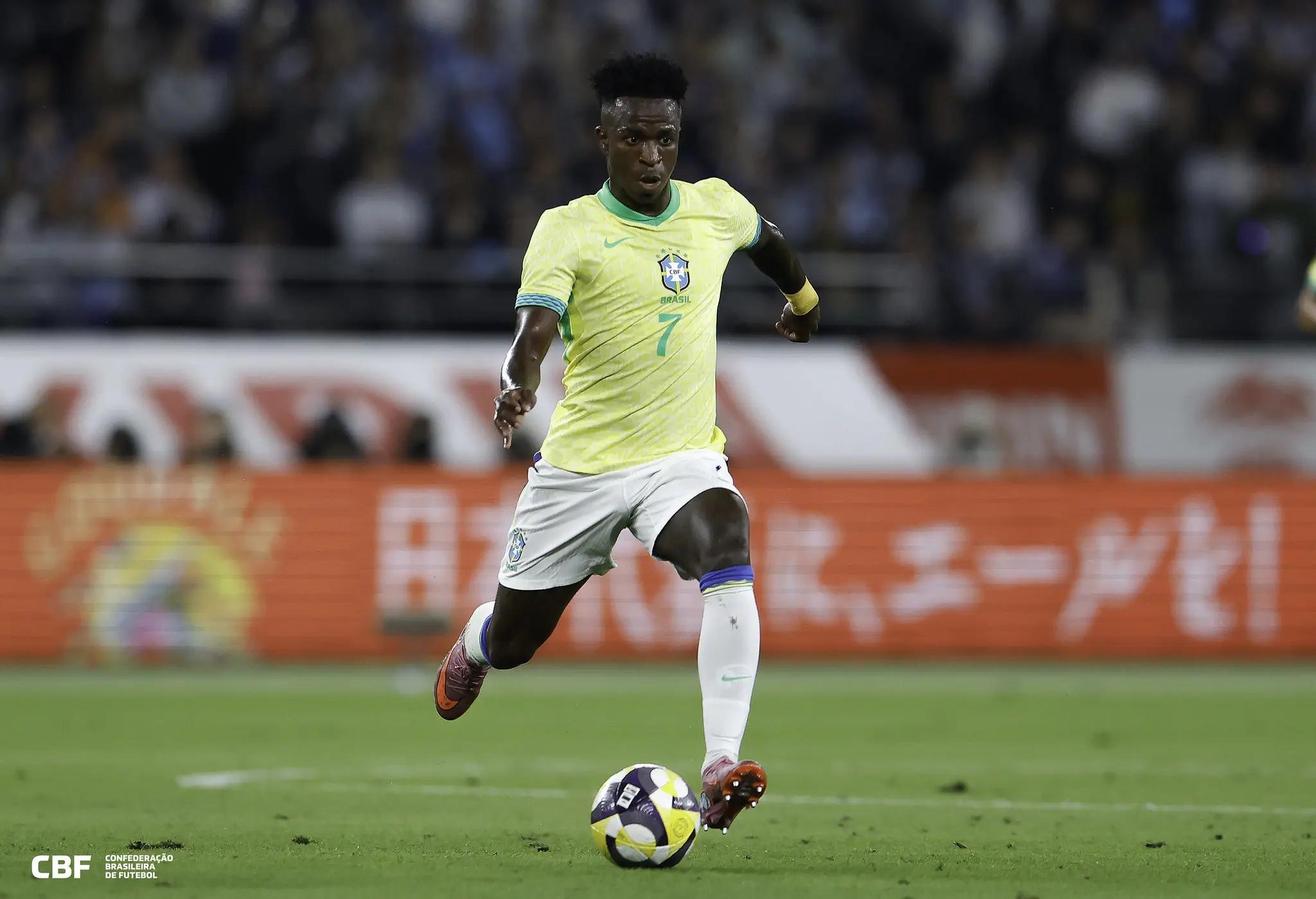 Ancelotti comenta irritação de Vinícius Júnior no clássico com o Barça