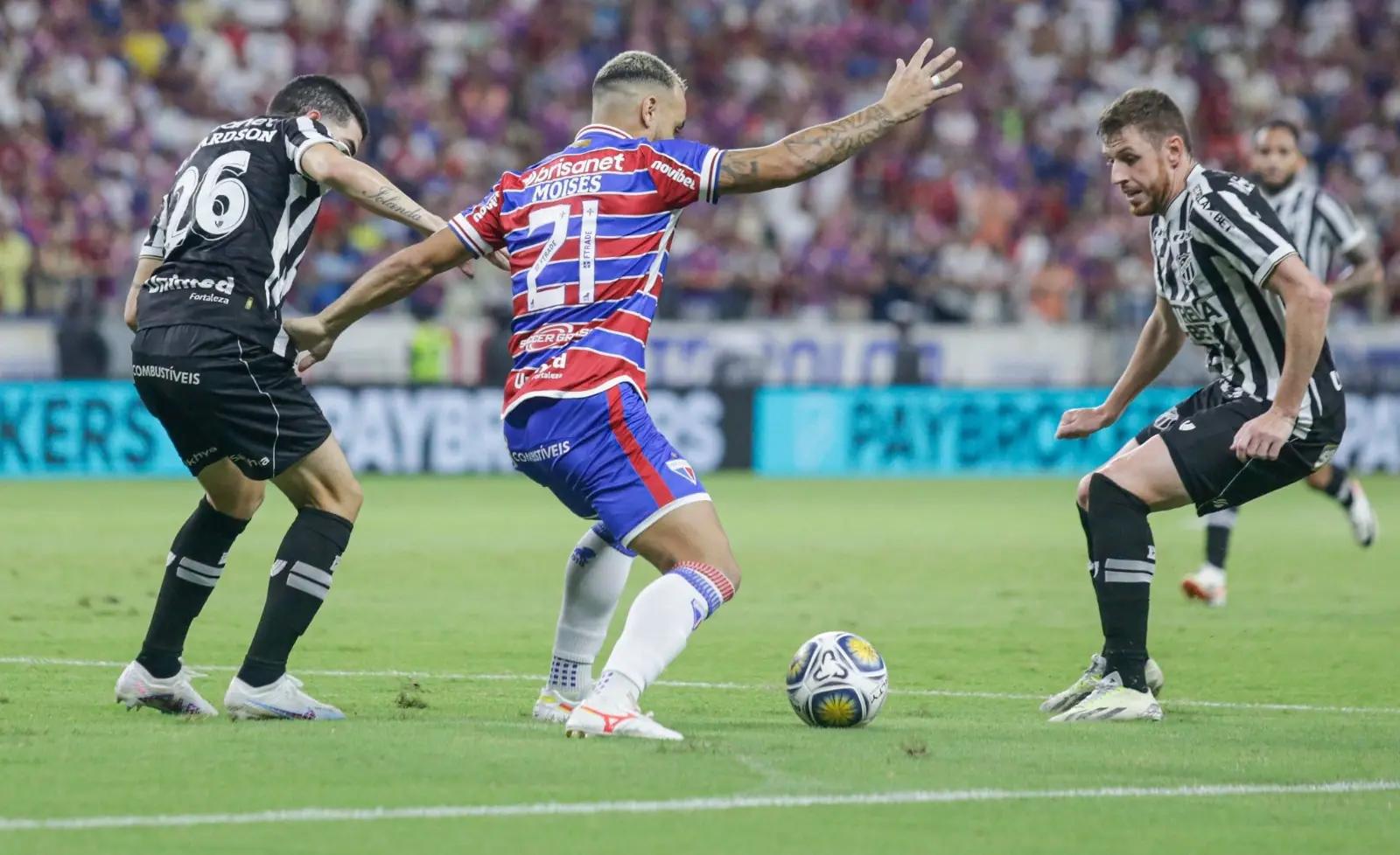 Fortaleza empata com Ceará e segue no Z4 do Brasileirão