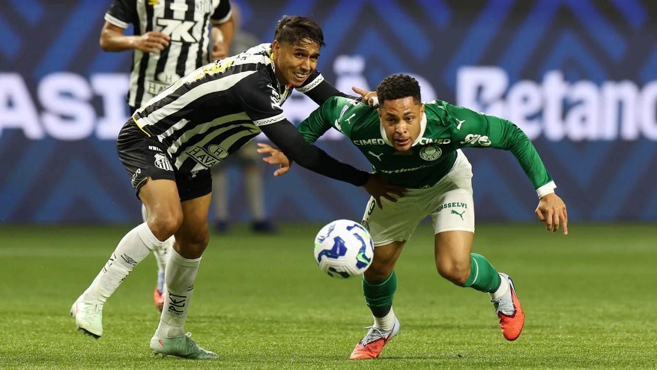 Palmeiras vence o Santos e dispara na liderança do Brasileirão