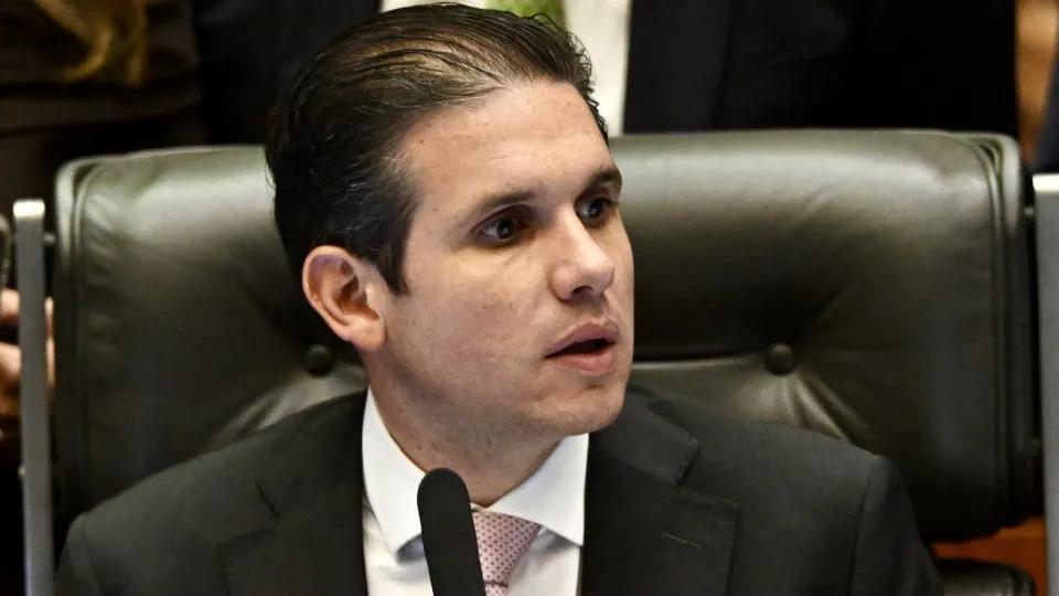 TCU rejeita denúncia contra Hugo Motta por funcionárias fantasmas