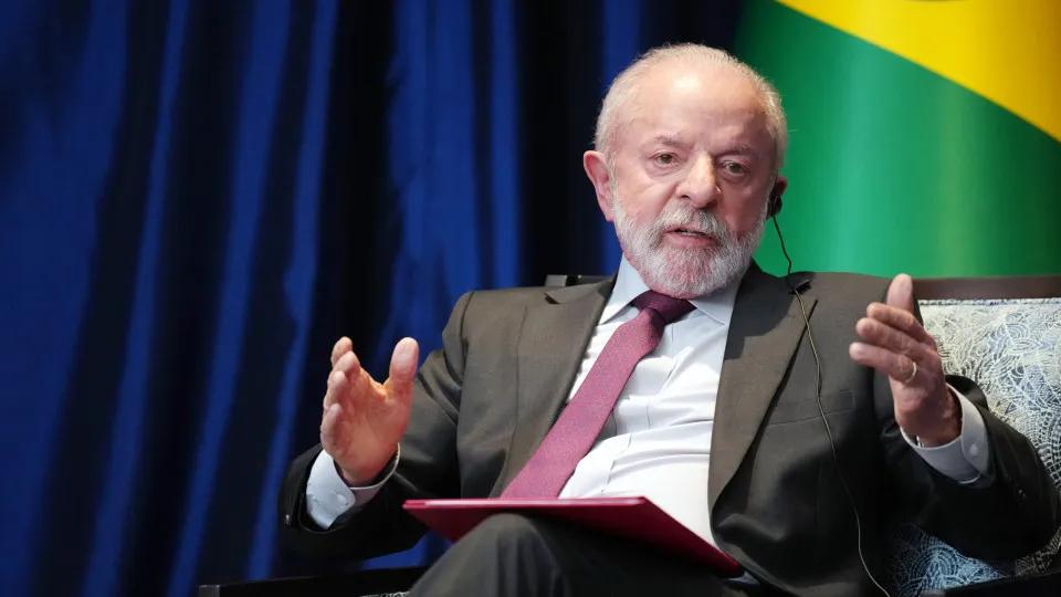 Governo Lula gasta R$ 345 mil para trazer Nadine Heredia ao Brasil