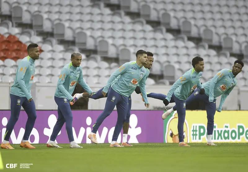 Brasil finaliza treino antes de enfrentar a Tunísia em Lille