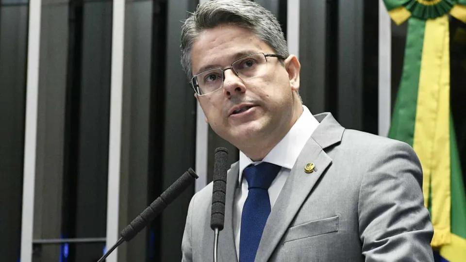 Alcolumbre escolhe Alessandro Vieira para relatar projeto antifacção