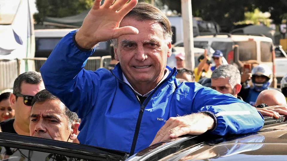 Bolsonaro passa por cirurgia de hérnia inguinal em Brasília