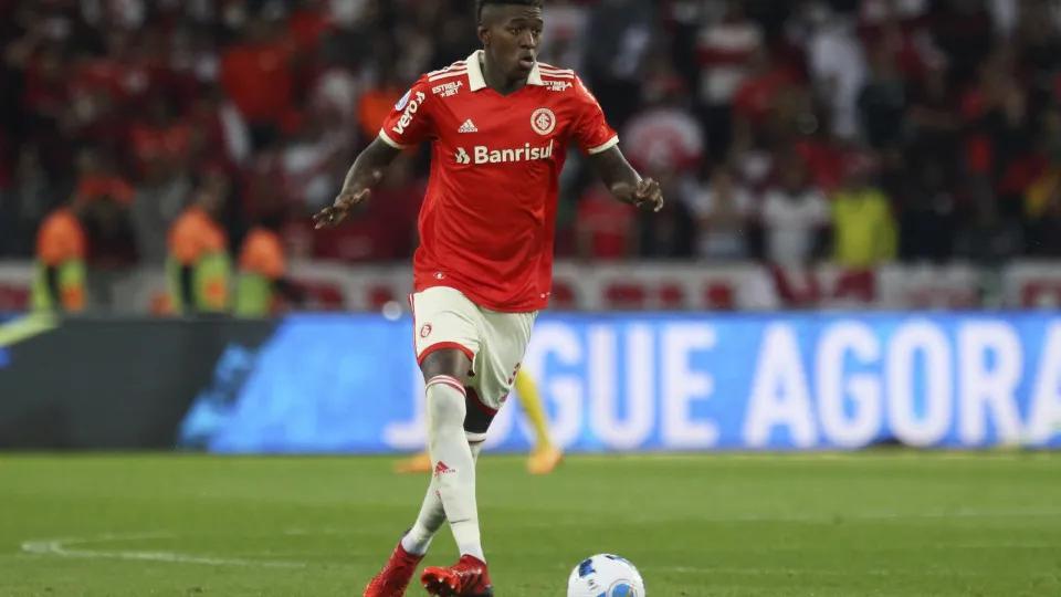 Flamengo acerta contratação de Vitão para a temporada 2026