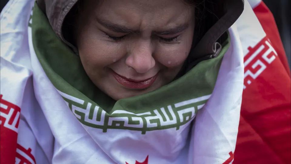 Execução do manifestante Erfan Soltani, de 26 anos, é adiada no Irã após pressão de ONGs de direitos