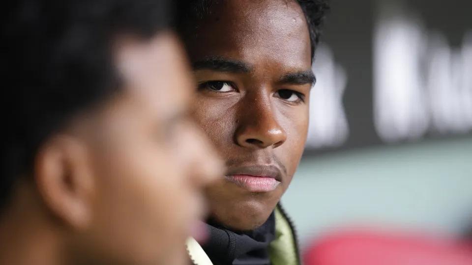 Endrick destaca influência de Abel Ferreira na estreia pelo Lyon