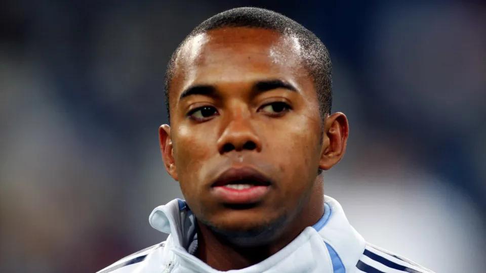 Justiça reduz pena de Robinho em 160 dias em São Paulo
