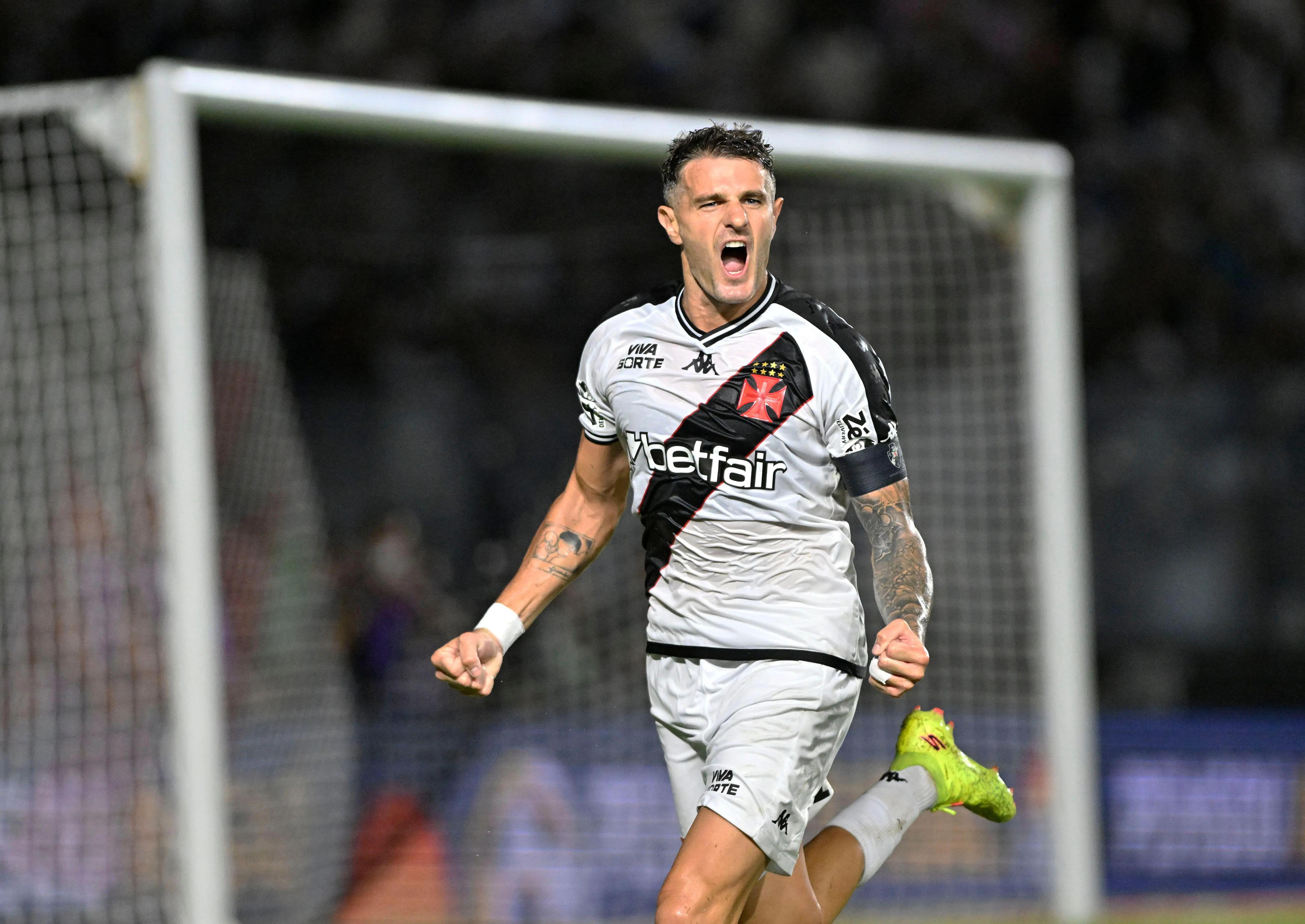 Pablo Vegetti encaminha saída do Vasco para o Cerro Porteño