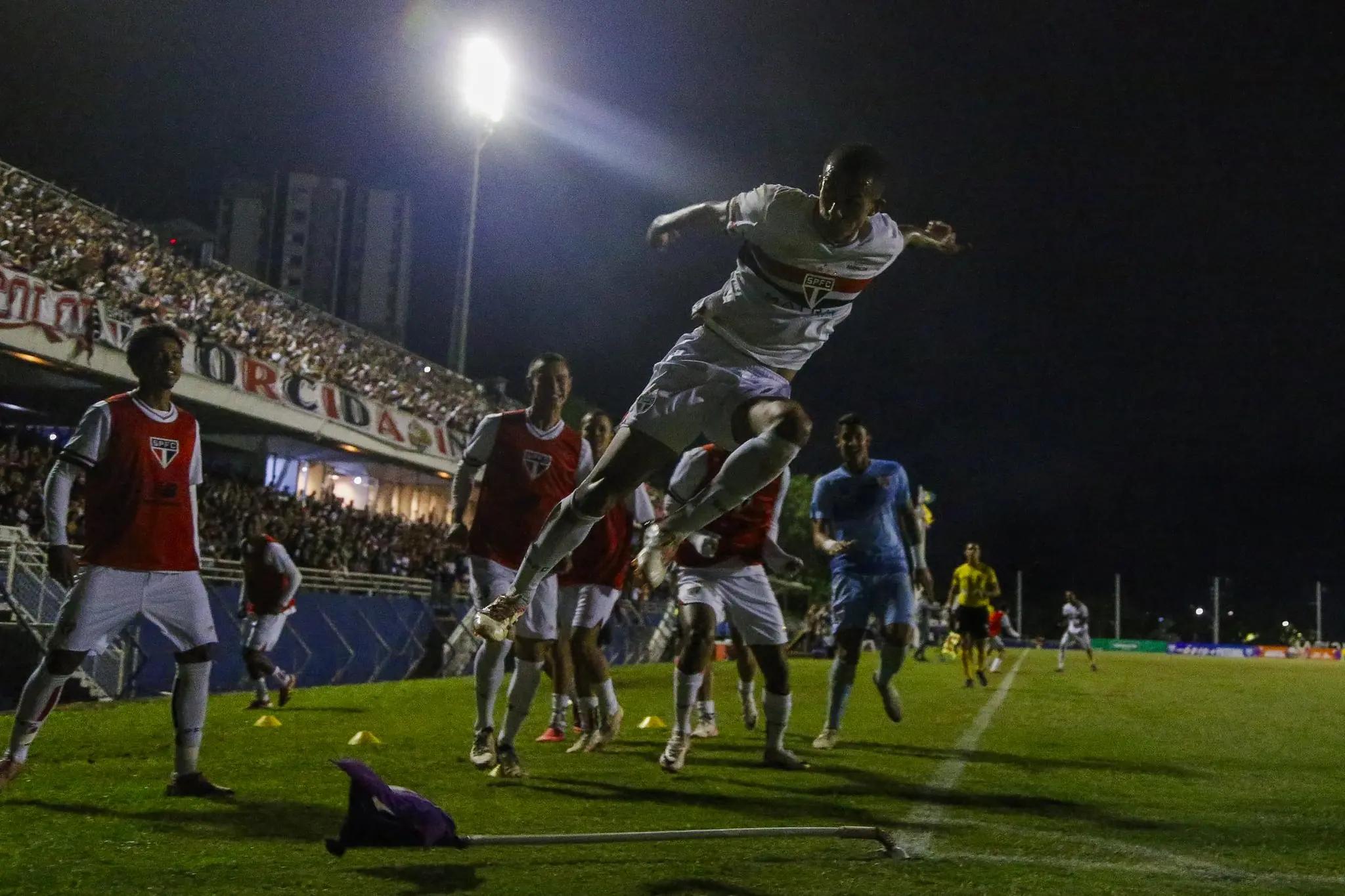 São Paulo vence Botafogo e avança à semifinal da Copinha