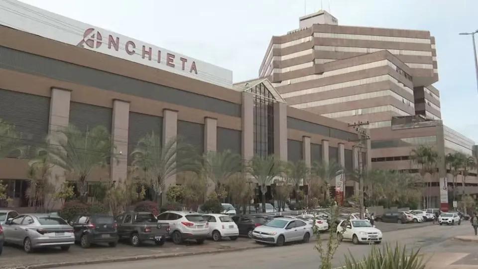 Técnicos de enfermagem são presos por suspeita de homicídios em hospital do DF