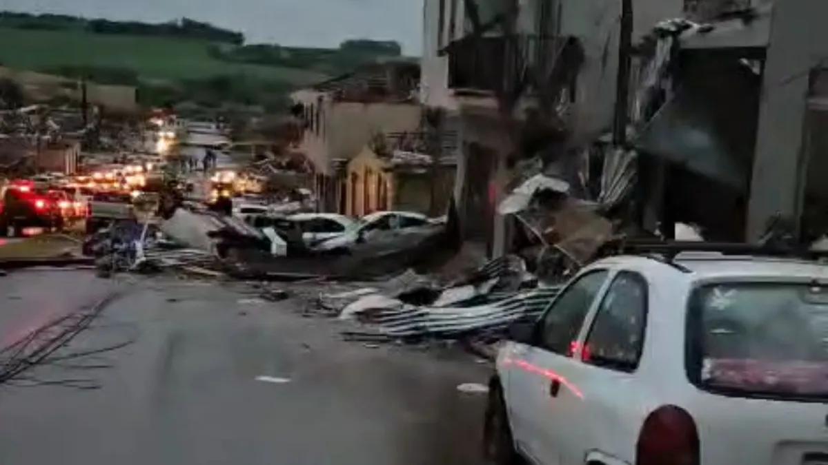 Tornado no Paraná deixa mortos e feridos; governo envia ajuda humanitária