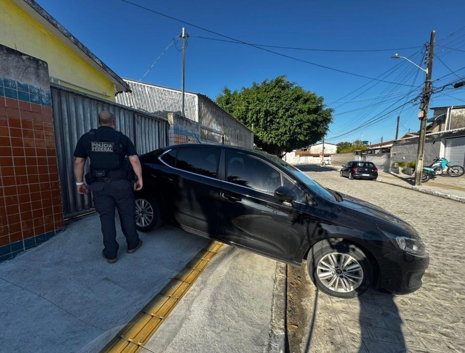 PF cumpre mandados em investigação sobre gestão fraudulenta de instituição financeira