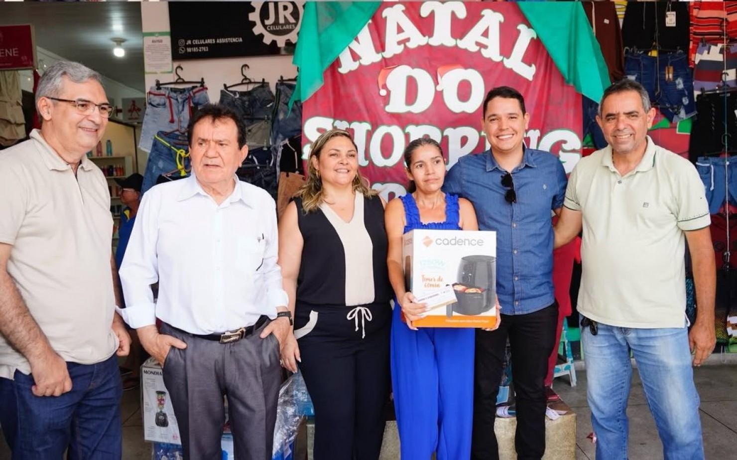 Secretaria de Indústria e Comércio participa de sorteio em Guarabira