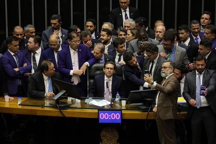 Câmara encerra protesto bolsonarista sem votar anistia