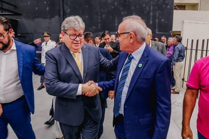 Cícero Lucena aprofunda distanciamento da base do governador João Azevêdo