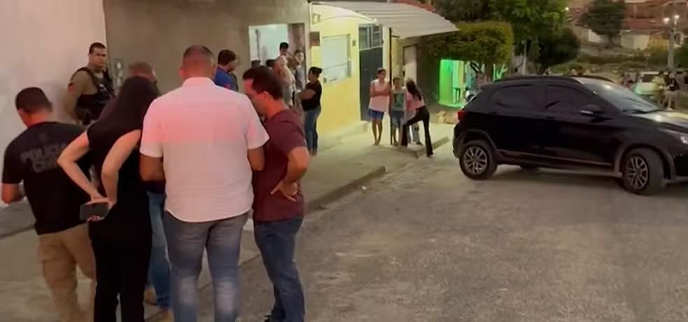 Homem é morto a tiros e facadas no Complexo Aluízio Campos em Campina Grande