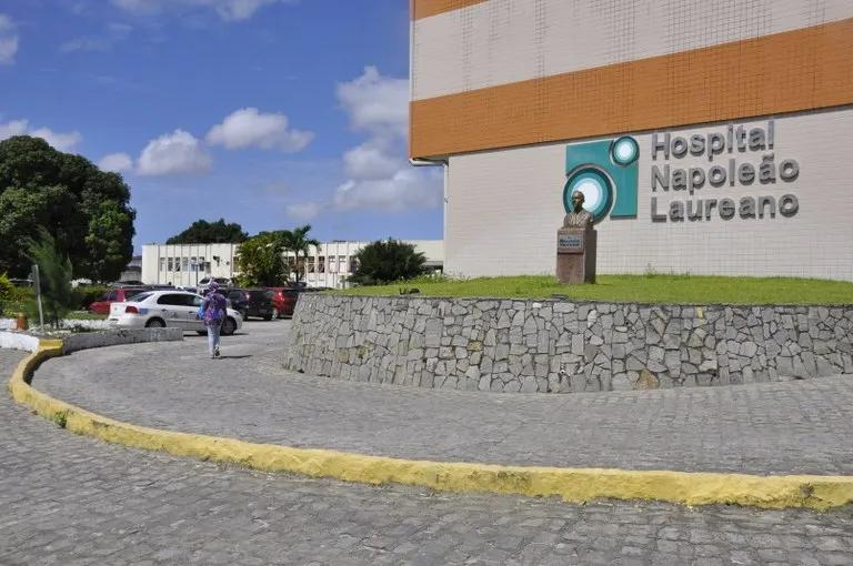 Hospital Napoleão Laureano recebe doação da Receita Federal para Bazar Solidário