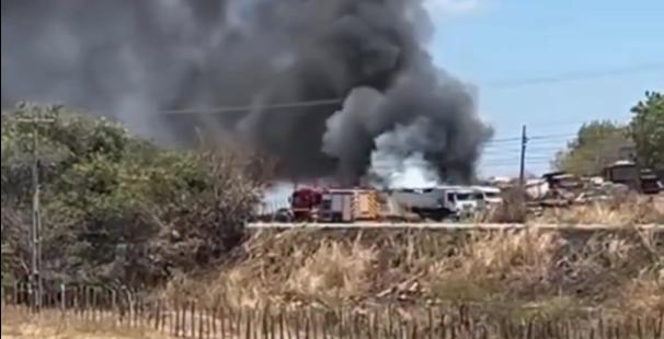 Incêndio destrói veículos apreendidos em Cajazeiras, PB
