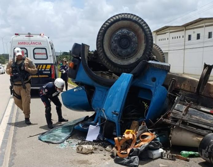 Acidente na BR-101 em Conde, PB, deixa motorista morto