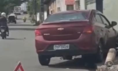Motorista perde controle e colide com muro de colégio em Campina Grande