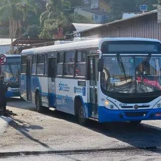Motoristas de ônibus paralisam transportes em João Pessoa após motorista ser esfaqueado