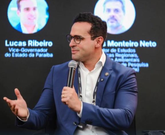Lucas Ribeiro entrega casas e vistoria obras no Agreste da Paraíba