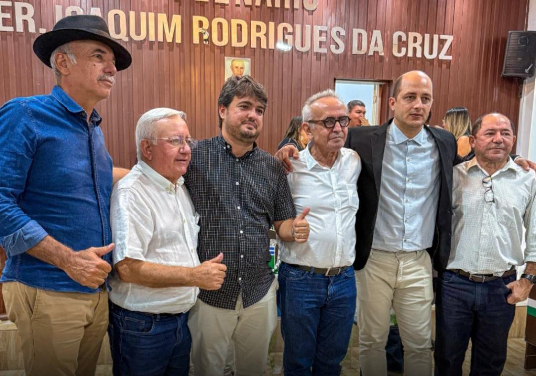 Cícero Lucena recebe homenagem em Pilões por proposta do vereador Diogo